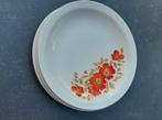5 arcopal borden..een bord chipje af.., Huis en Inrichting, Keuken | Servies, Ophalen of Verzenden, Gebruikt, Bord(en)