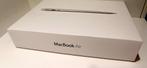 Apple macbook air / macbook white, Computers en Software, Apple Macbooks, Ophalen of Verzenden, Gebruikt, MacBook