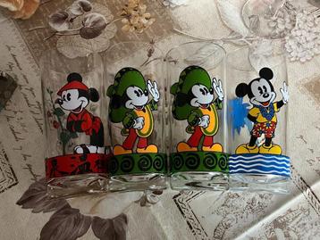 Set 4 vintage mickey Mouse glazen, Verzamelen, Disney, Ophalen of Verzenden, Mickey Mouse, Servies