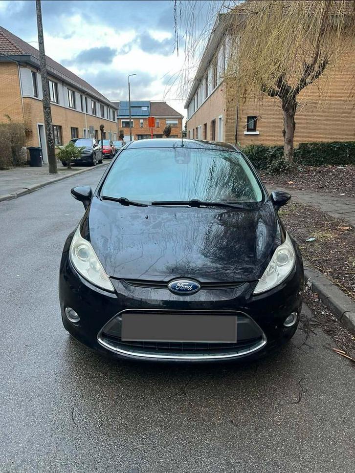 Ford Fiesta 1.6 Tdci prêt à immatriculer, Autos, Ford, Entreprise, Achat, Fiësta, ABS, Caméra de recul, Phares directionnels, Airbags
