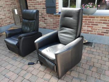 zwart lederen fauteuil elektrisch + sta op functie beschikbaar voor biedingen
