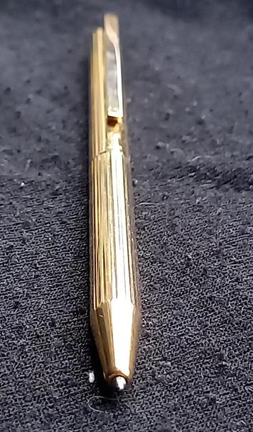 stylo ST Dupont plaquet or beschikbaar voor biedingen