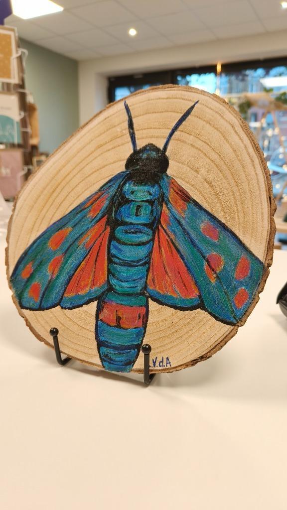 Papillon coloré sur disque de tronc d'arbre en bois, Antiquités & Art, Art | Peinture | Moderne, Enlèvement ou Envoi