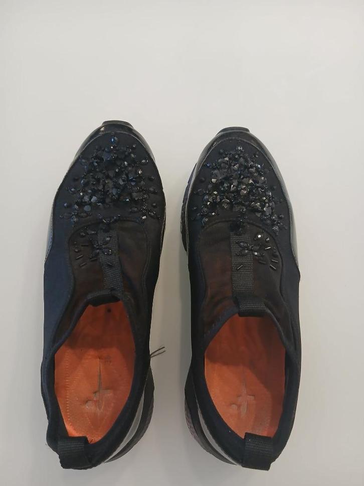T.38 Fashion Comfort zwarte sneakers met strass, Sport en Fitness, Basketbal, Zo goed als nieuw, Schoenen, Ophalen of Verzenden
