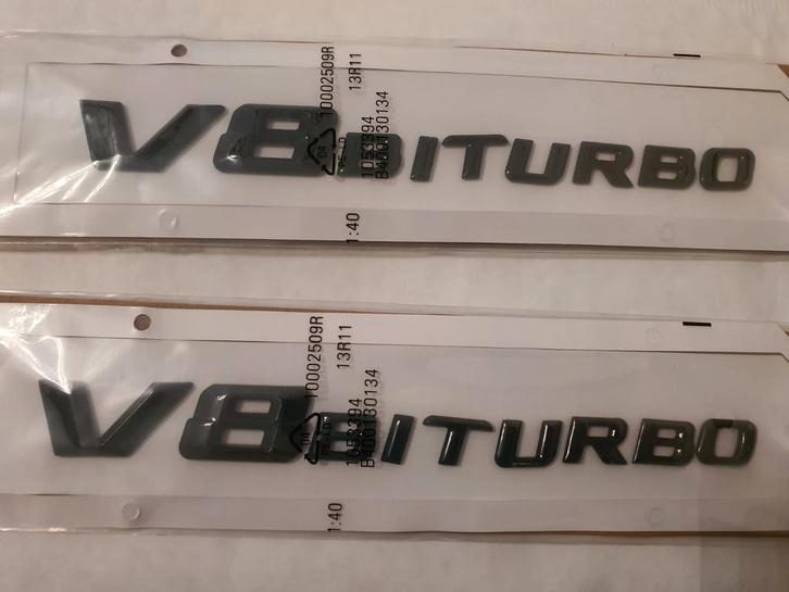 Mercedes V8 biturbo zijkant logo's zilver/blinkend zwart, Auto diversen, Tuning en Styling, Ophalen of Verzenden