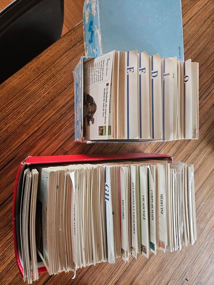 Fiches Tintin Atlas, Collections, Personnages de BD, Utilisé, Image, Affiche ou Autocollant, Tintin, Enlèvement ou Envoi