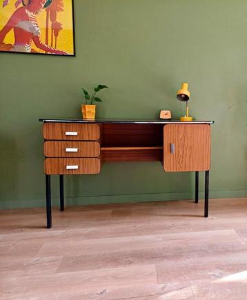 Vintage formica bureau jaren 70 beschikbaar voor biedingen