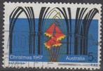 AUSTRALIË - Kerstklokken onder gotische bogen 1967, Postzegels en Munten, Postzegels | Thematische zegels, Ophalen of Verzenden