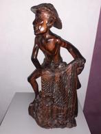 Statue en bois asiatique de pêcheur de bois foncé, Enlèvement ou Envoi