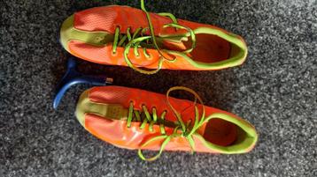 Loopspikes Ascics + Nike beschikbaar voor biedingen