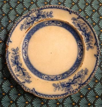 Zeer oud bord  beschikbaar voor biedingen