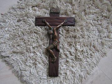 Kruisbeeld - crucifix - antiek en klasvol