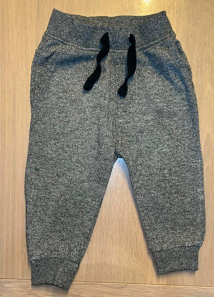 👖 Broekje maat 74-80, Kinderen en Baby's, Babykleding | Maat 62, Zo goed als nieuw, Jongetje, Broekje, Ophalen of Verzenden
