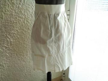 Jupe blanche marque "Sandwich" taille 36 beschikbaar voor biedingen