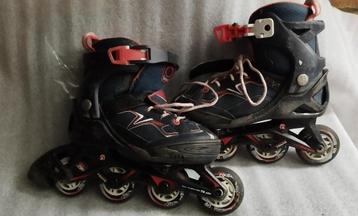 rolschaatsen met helmen beschikbaar voor biedingen