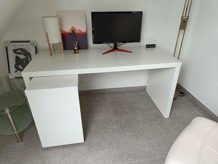 MALM Bureau wit, Huis en Inrichting, Bureaus, Nieuw, Bureau, Ophalen