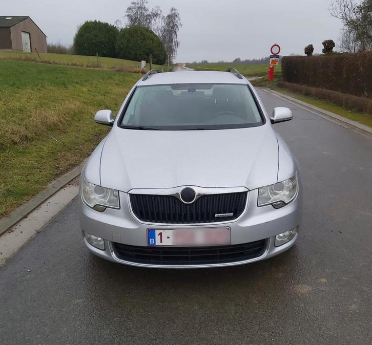 Skoda Superb 1.6TDi Euro5, Auto's, Skoda, Particulier, Superb, ABS, Airbags, Airconditioning, Bluetooth, Bochtverlichting, Boordcomputer