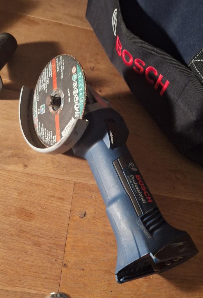 Bosch slijpschijf vijsmachine batterijen lader draagzak, Doe-het-zelf en Bouw, Gereedschap | Boormachines, Zo goed als nieuw, Overige typen