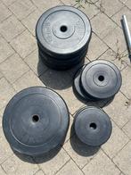 Barbell + Halterset, 50kg aan gewichten., Sport en Fitness, Fitnessmaterialen, Ophalen, Zo goed als nieuw, Benen, Halterset