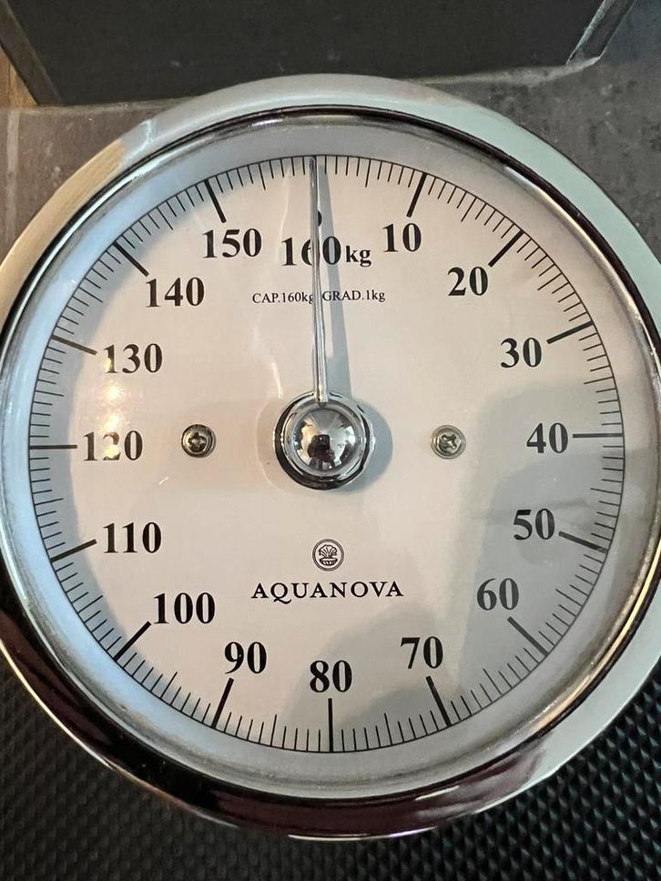 Pèse-personne mécanique rétro noir AQUANOVA., Electroménager, Balances, Neuf, Analogique, Pèse-personne, 100 kg ou plus, Enlèvement