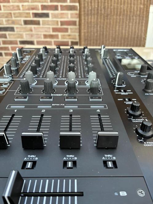 DENON X1800 + DECKSAVER, Muziek en Instrumenten, Dj-sets en Draaitafels, Zo goed als nieuw, Dj-set, Denon, Ophalen of Verzenden