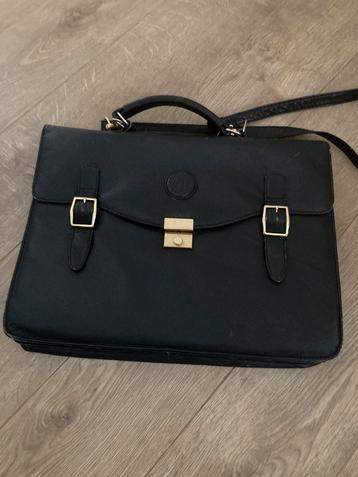 Aktetas zwart leder beschikbaar voor biedingen