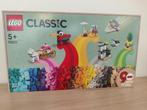 LEGO Classic 11021 90 jaar spelen, Kinderen en Baby's, Speelgoed | Duplo en Lego, Ophalen of Verzenden, Nieuw, Complete set, Lego