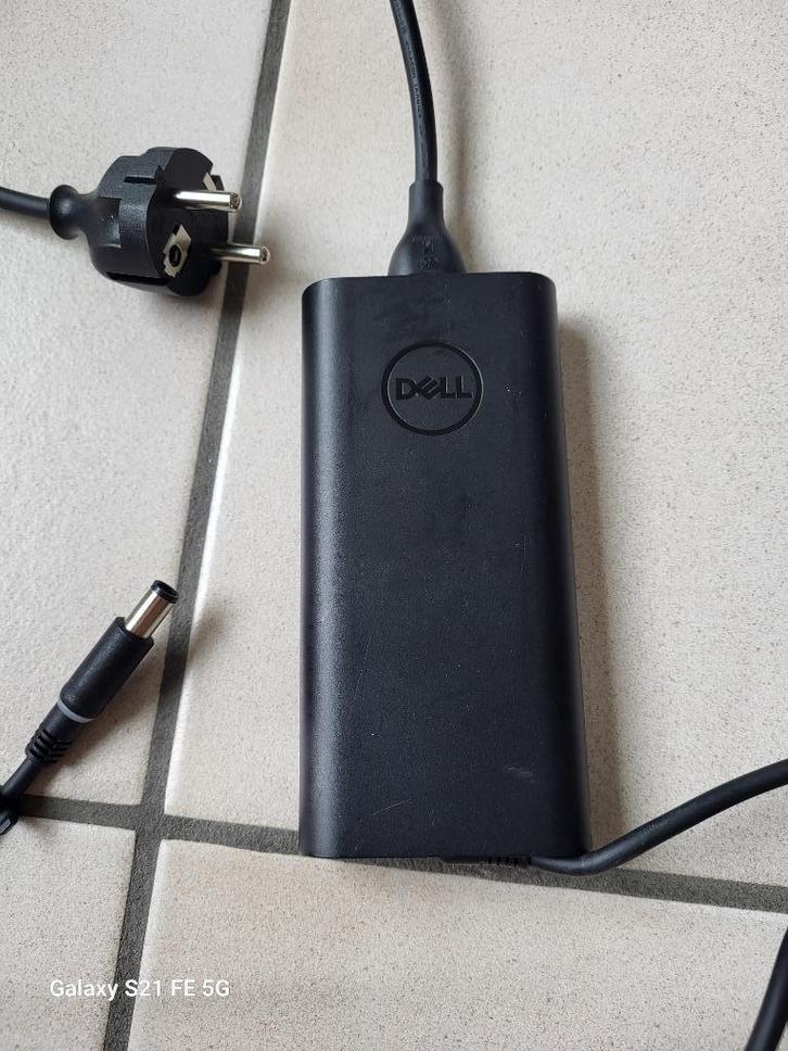 Dell oplader 65W of 90W 7,4mm met voedingskabel, Computers en Software, Laptop-opladers, Zo goed als nieuw, Ophalen of Verzenden