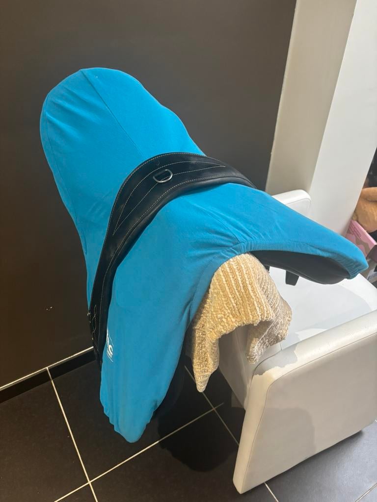 Veelzijdigheids zadel wintec 17,5 inch, Dieren en Toebehoren, Paarden en Pony's | Zadels, Zo goed als nieuw, Ophalen