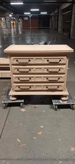 Commode en chêne, Enlèvement