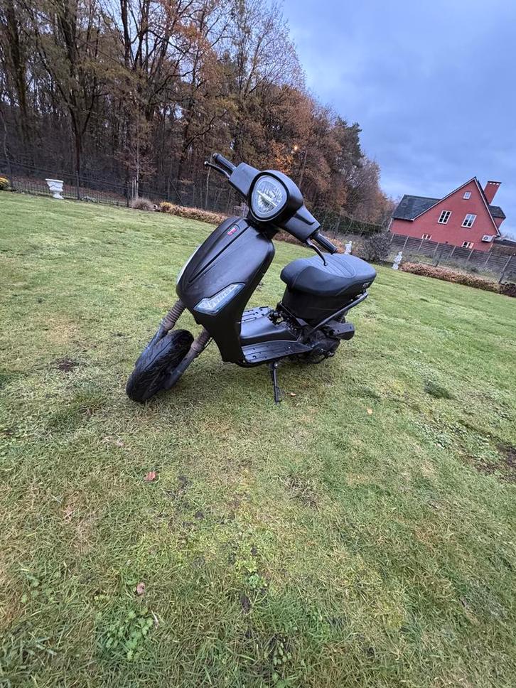 Gts bravo, Fietsen en Brommers, Scooters | Yamaha, Gebruikt, Klasse A (25 km/u), Benzine, Ophalen