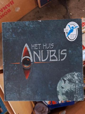 Huis Anubis, Enlèvement, Comme neuf