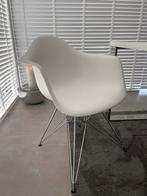 Design stoelen (reproductie Eames, model DAR), Huis en Inrichting, Stoelen, Vier, Kunststof, Wit, Zo goed als nieuw