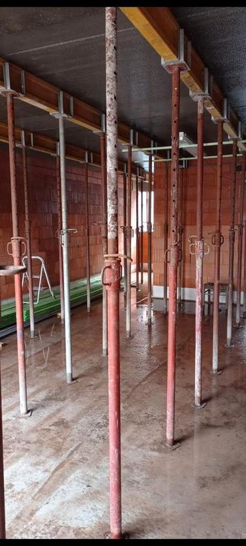 120 stations,schoren, stippen, stutten, standsoens 1,6 m beschikbaar voor biedingen