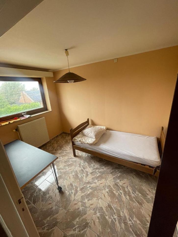 Colocation étudiante -stagiaire -Villa 5 chambre - Chambre 3, Immo, Appartementen en Studio's te huur, Provincie Luik, 50 m² of meer