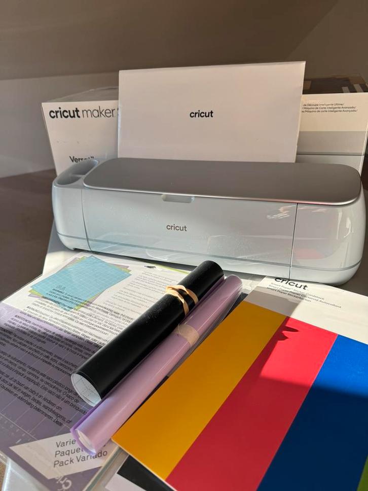 Cricut maker 3 - NIEUWSTAAT, Hobby en Vrije tijd, Knutselen, Zo goed als nieuw, Ophalen of Verzenden