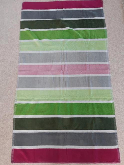 2 grote bad / strandlakens - Handdoeken., Huis en Inrichting, Badkamer | Badtextiel en Accessoires, Zo goed als nieuw, Handdoek