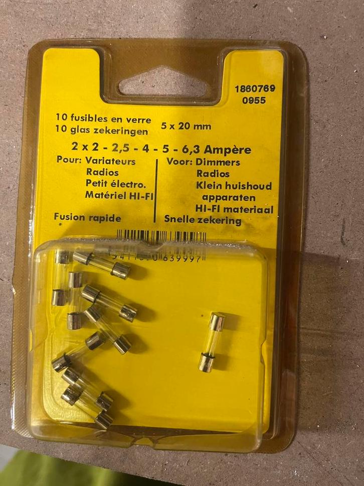 1 doos van 10 glazen zekeringen van 5x20 mm., Doe-het-zelf en Bouw, Elektriciteit en Kabels, Zo goed als nieuw, Ophalen of Verzenden