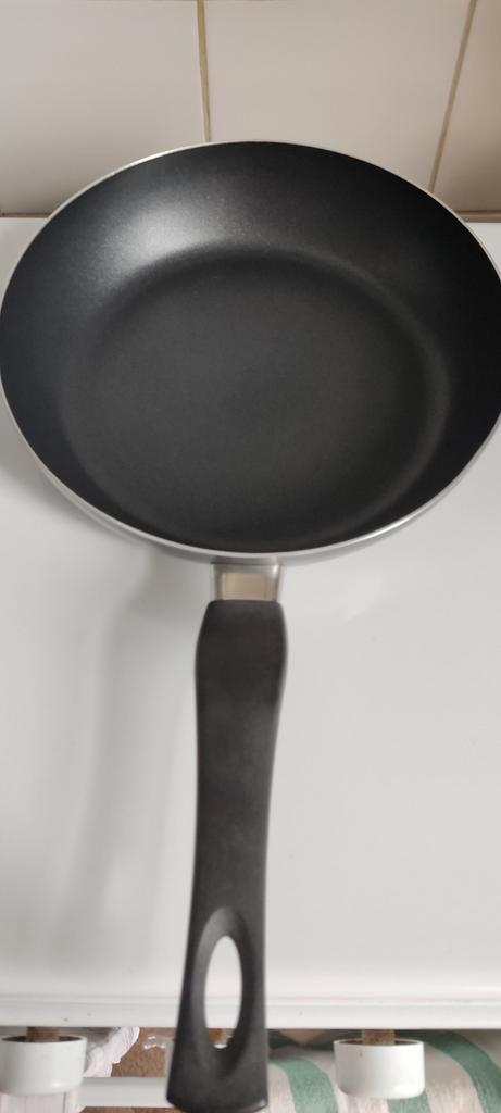 Poêle (24 cm), Maison & Meubles, Cuisine | Casseroles & Poêles, Neuf, Enlèvement