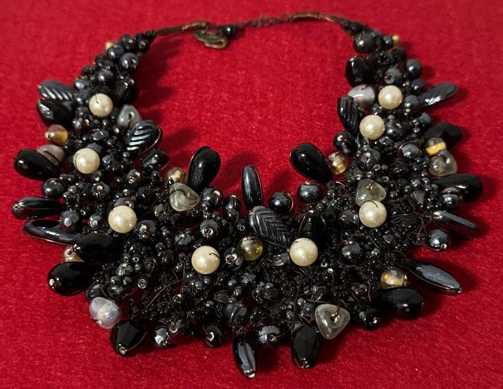 Bijoux de Mode - Collier 1980, Bijoux, Sacs & Beauté, Colliers, Comme neuf, Autres matériaux, Noir, Enlèvement ou Envoi