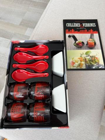 Cuillères et verrines + livre 100 recettes beschikbaar voor biedingen