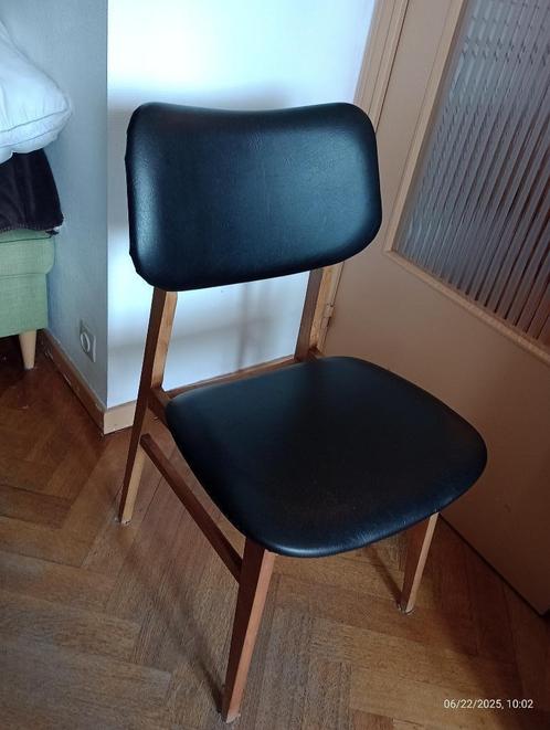 Vintage retro bureaustoel van antiek hout en kunstleer, Huis en Inrichting, Bureaustoelen, Gebruikt, Bureaustoel, Ophalen