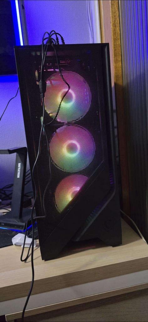 Tour Gaming i5 9600K / RTX 2070 / 16Go / SSD – RGB, Games en Spelcomputers, Games | Pc, Zo goed als nieuw, Ophalen