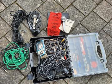 Lot van 2 microfoons (Shure 565) + kabels en onderdelen