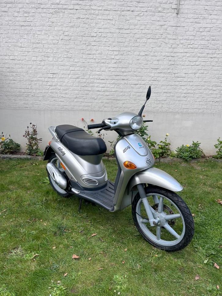 Piaggio Liberty 2 takt B klasse, Fietsen en Brommers, Snorfietsen en Snorscooters, Gebruikt, Piaggio, Tweetakt, Ophalen