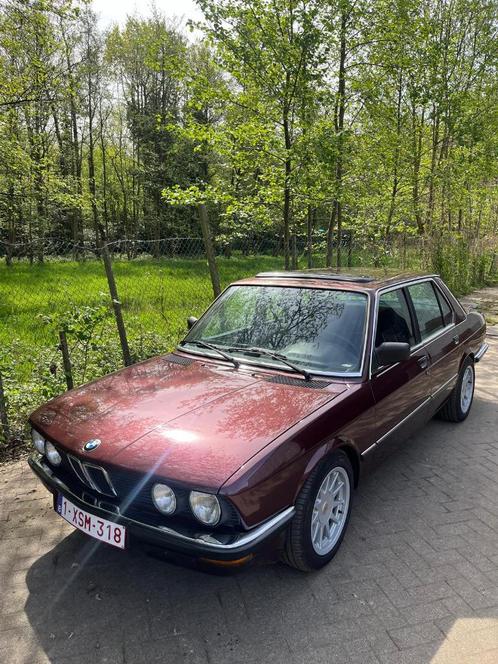 BMW E28 520i 1986 - gekeurd voor verkoop en met carpass, Autos, BMW, Particulier, Série 5, Ordinateur de bord, Rétroviseurs électriques