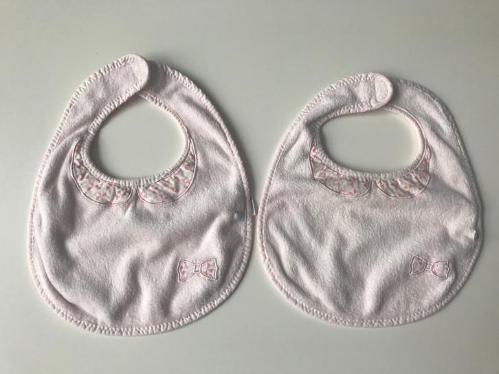 2 roze slabbetjes van NOUKIES, perfecte staat!, Kinderen en Baby's, Babyvoeding en Toebehoren, Zo goed als nieuw, Overige typen