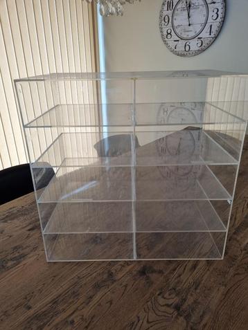 Winkelkastje in plexi voor A4 documenten en dergelijke beschikbaar voor biedingen