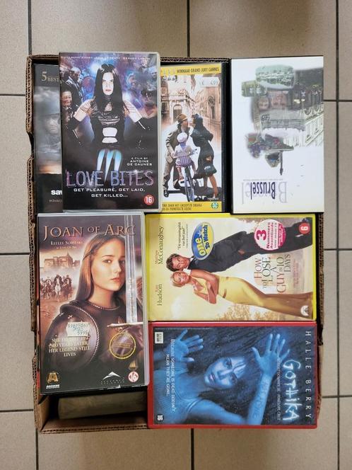 Lot van 60 VHS films, Cd's en Dvd's, VHS | Film, Gebruikt, Ophalen