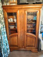 Massieve houten vitrinekast met glasdeuren, Huis en Inrichting, Gebruikt, 100 tot 150 cm, Met deur(en), Kersenhout